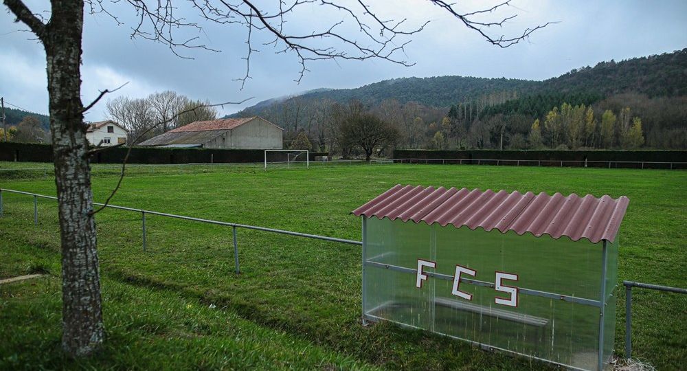 stade de foot ball sauclières 21